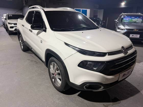 FIAT TORO 2.0 16V TURBO DIESEL VOLCANO 4WD AT9 FIAT TORO 2.0 16V TURBO DIESEL VOLCANO 4WD AT9